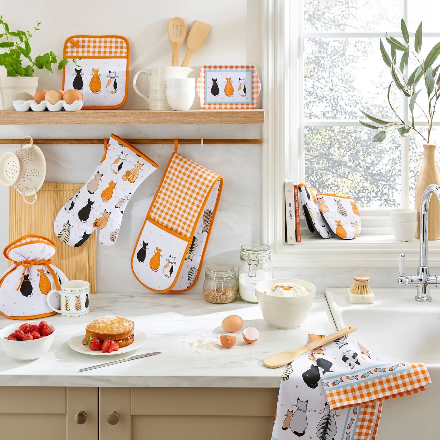 Cats In Waiting Roll-up Bag