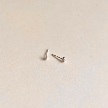 Very Tiny Claw Set Studs