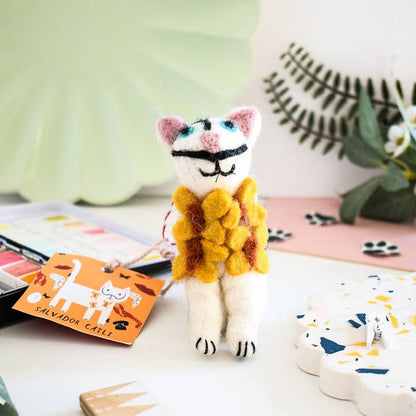 F94 - Salvador Catli Art Cat Felt Decoration