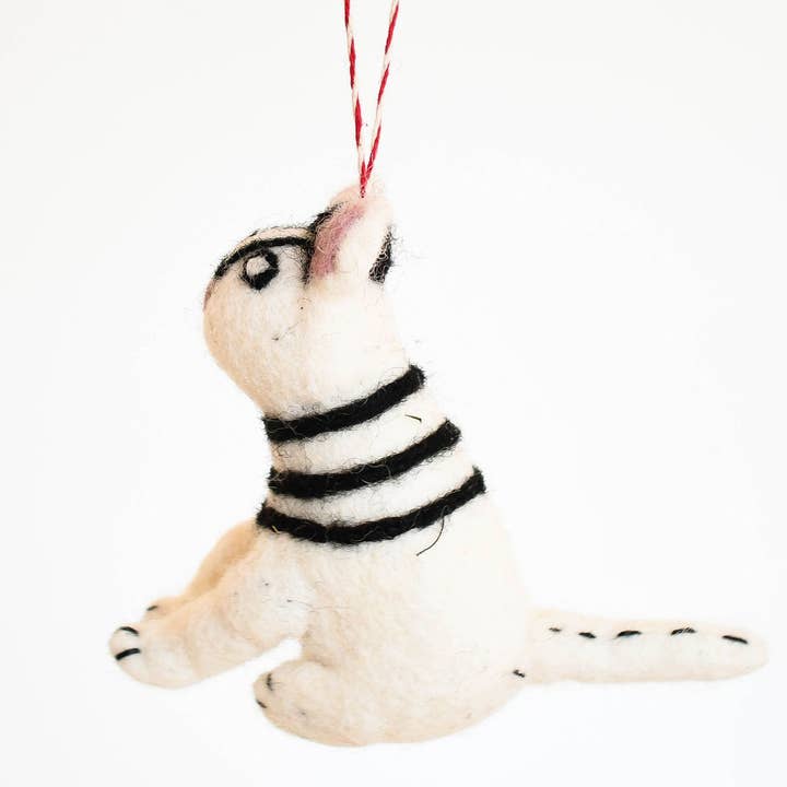F93 - Pablo Picatso Art Cat Felt Decoration