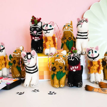 F94 - Salvador Catli Art Cat Felt Decoration