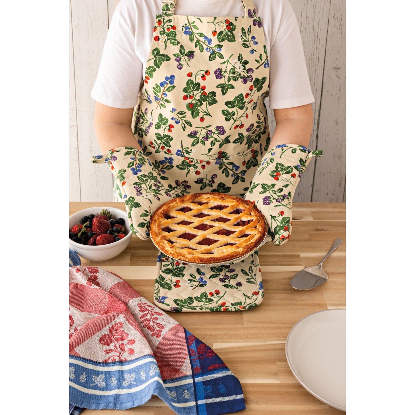 Berry Bramble Oven Mitt Set of 2