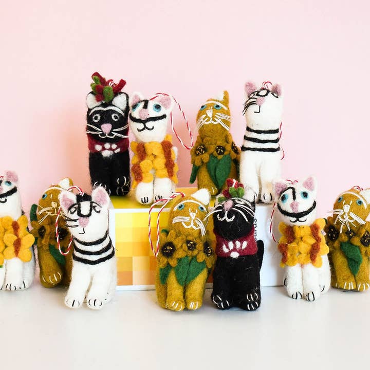 F92 - Vincat Van Gogh Cat Felt Decoration