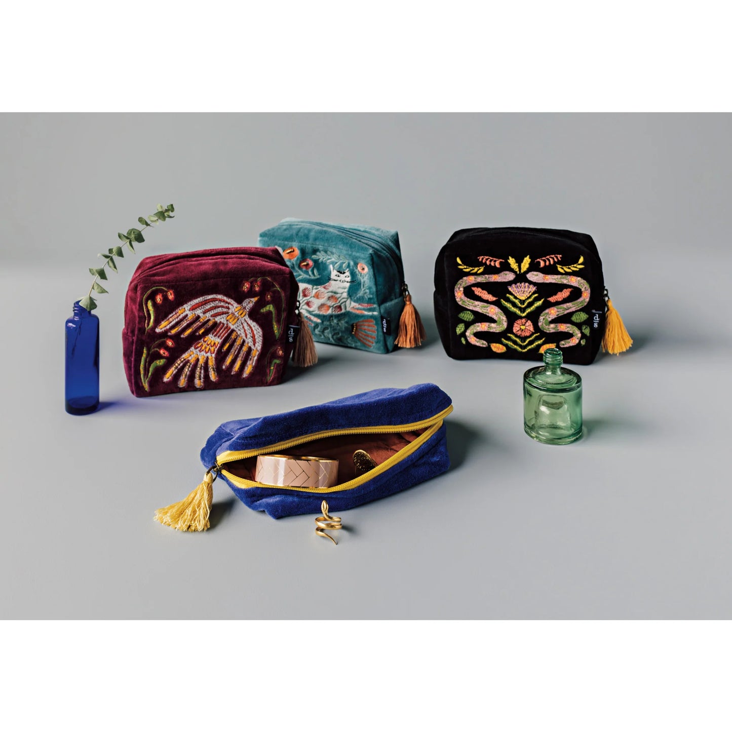 Embroidered Pouch Plume