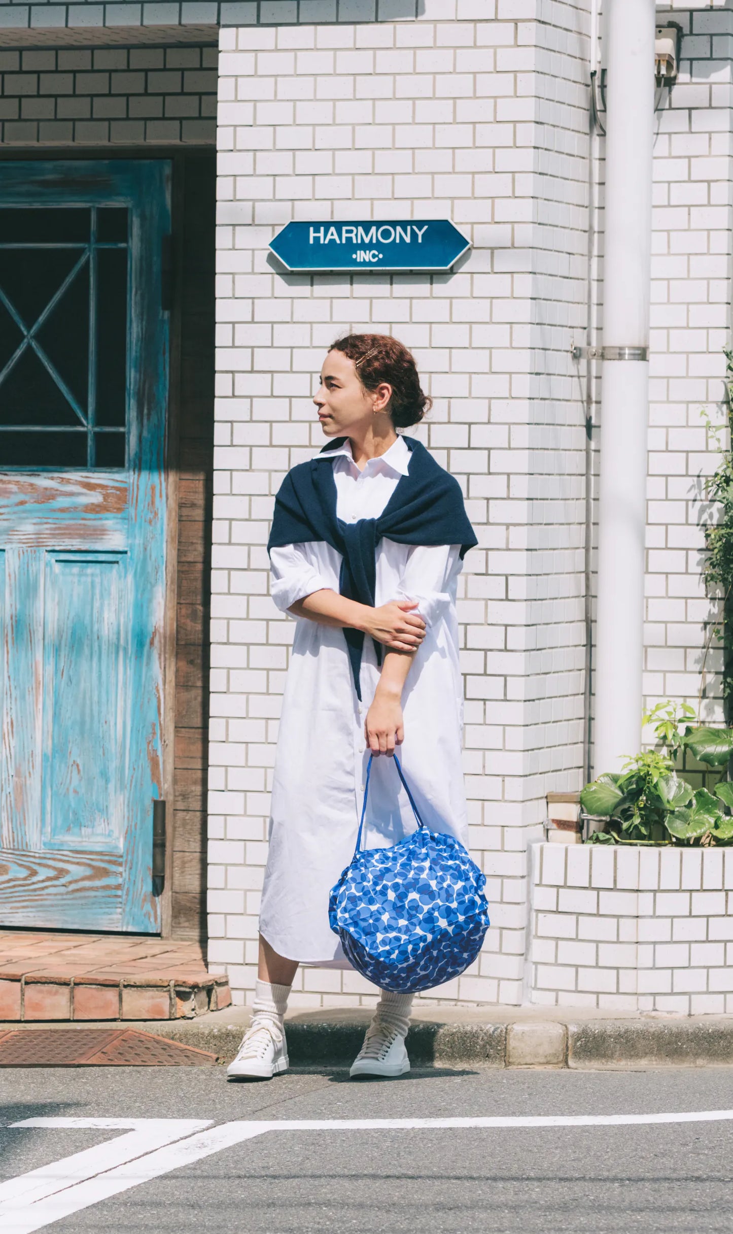 Shupatto Compact Reusable Bag Medium Umi Ocean