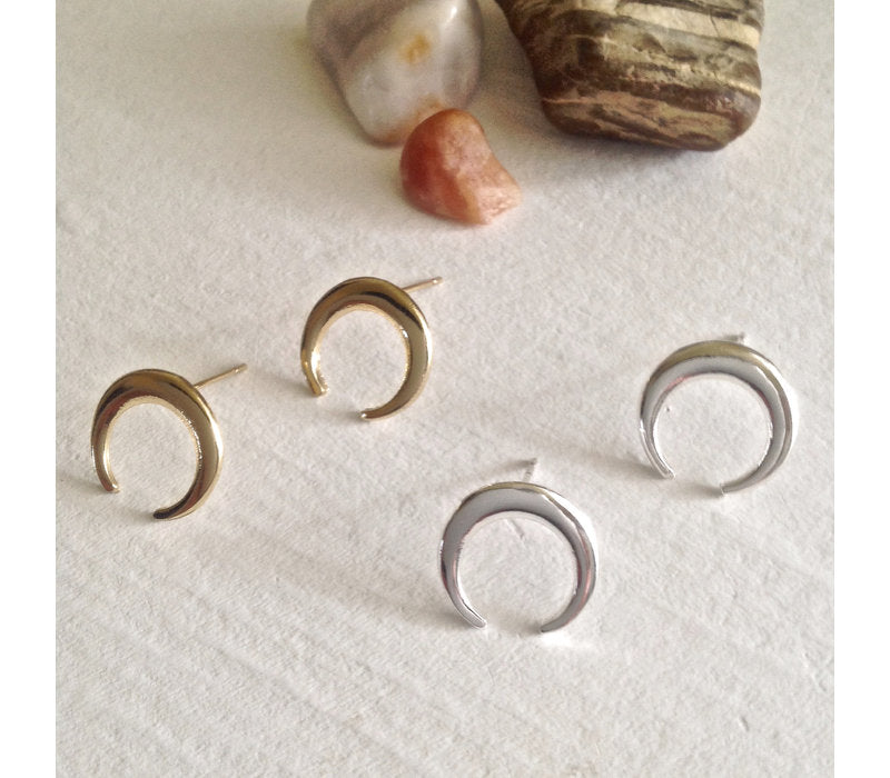 Hanwi Crescent Horn Studs Silver